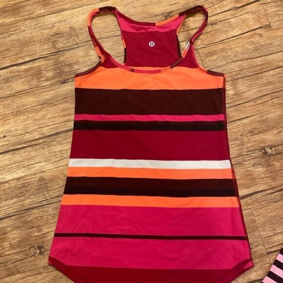 Size 2 Lululemon Refresh Racer Tank Top - Picture 2 of 5